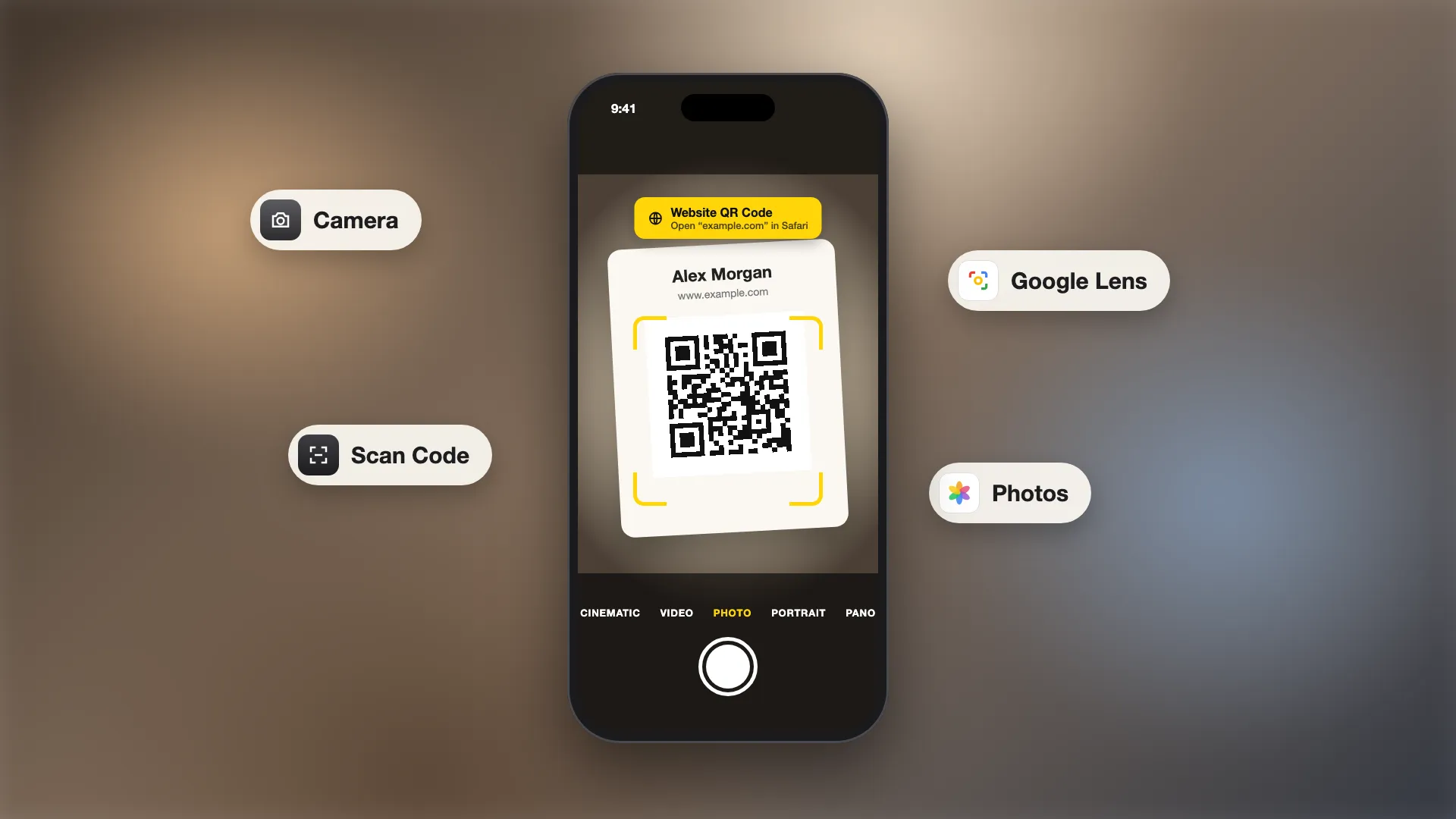 Приложение «Камера» на iPhone наведено на QR-код, над кодом появилась жёлтая плашка со ссылкой