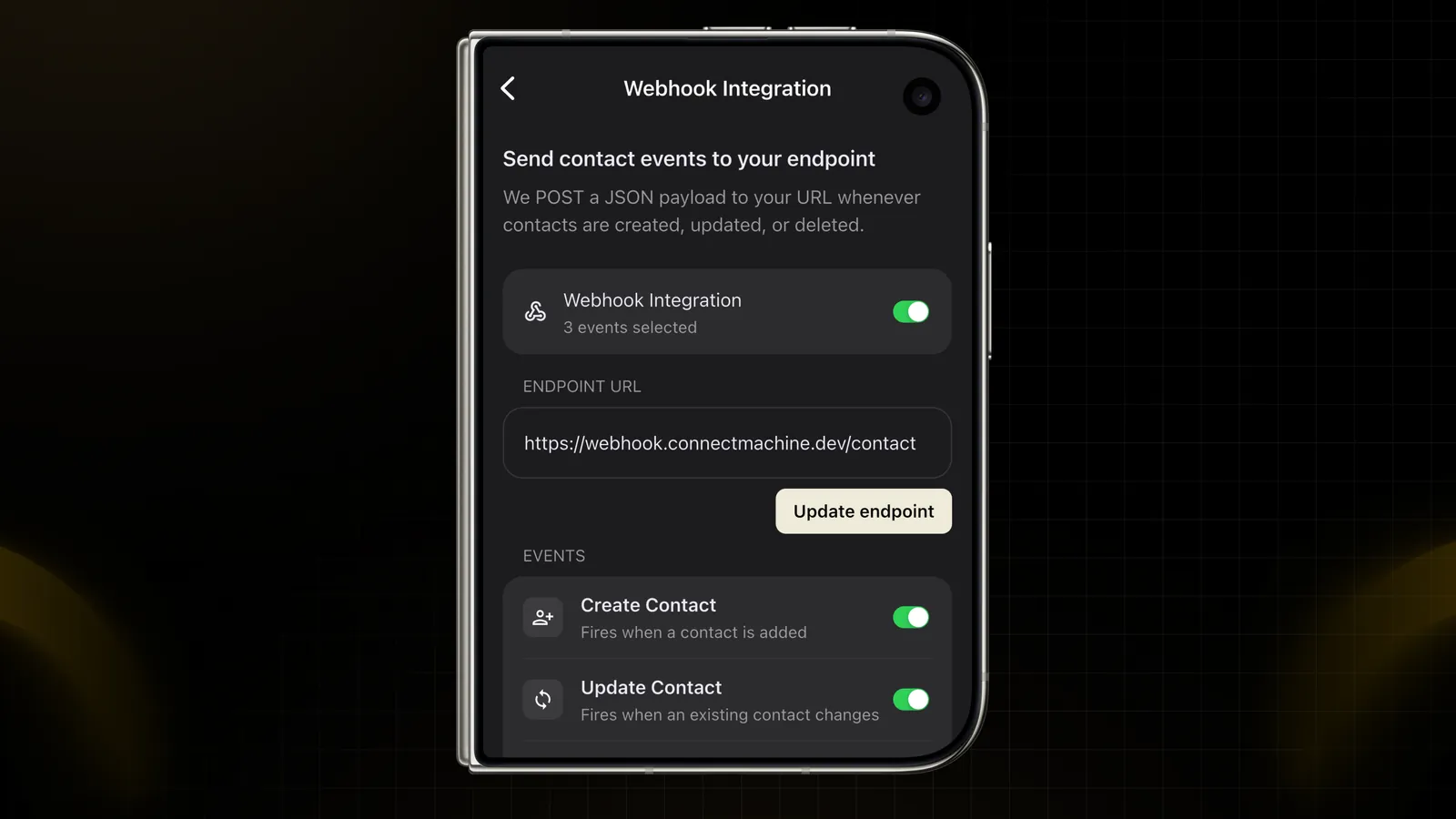 Настройки вебхука ConnectMachine на внешнем экране сложенного iPhone Duo